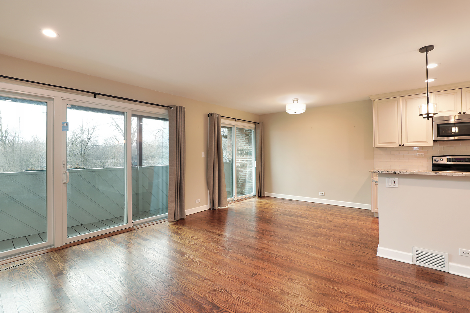 1150 Meadow Road Northbrook, IL 60062 - Photo 9 of 17 Gallery Image 9
