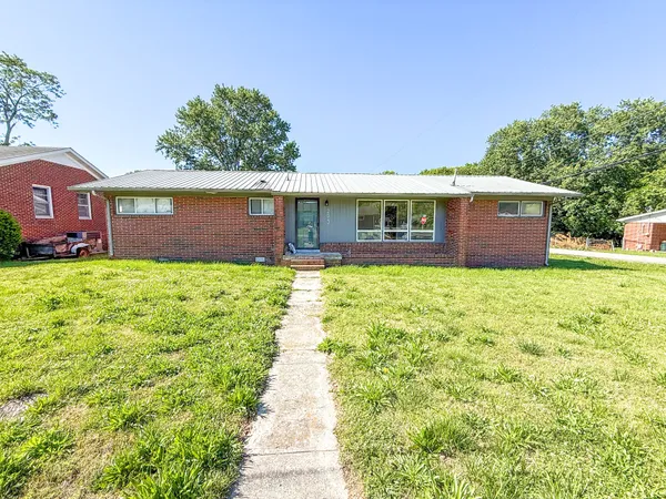 $1,250 | 205 Laurel Street, Woodbury, TN 37190