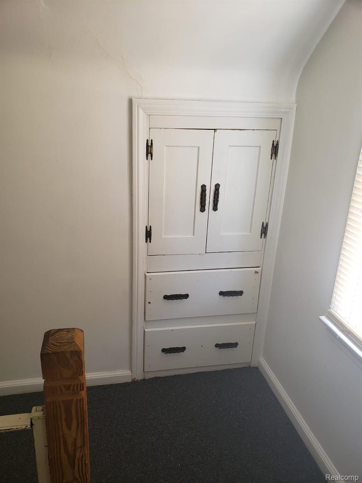 29015 Five Mile Road Livonia, MI 48154 - Photo 21 of 25 20 2nd floor hallway.jpg