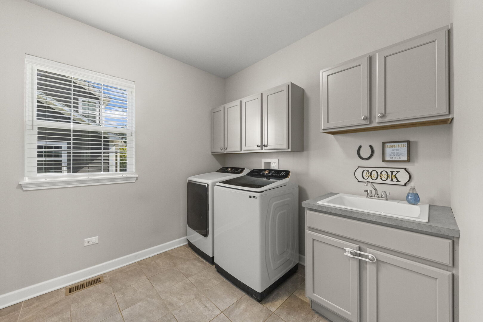 1240 West Thomas Road Wheaton, IL 60187 - Photo 17 of 58