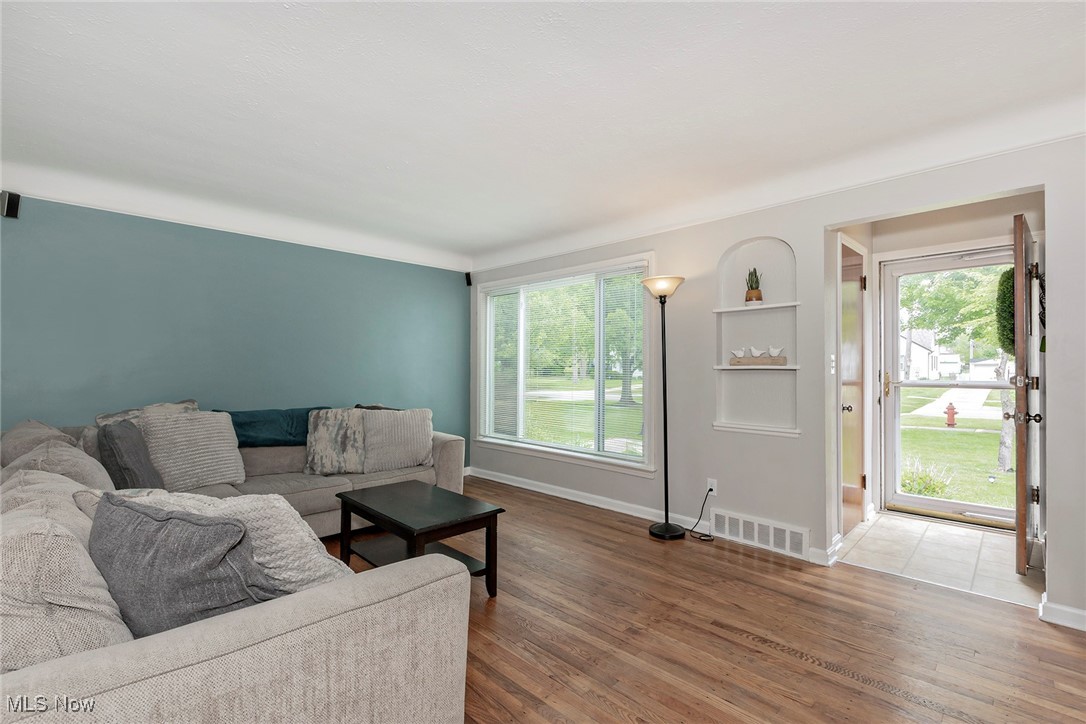 1672 Brainard Road Lyndhurst, OH 44124 - Photo 8 of 40