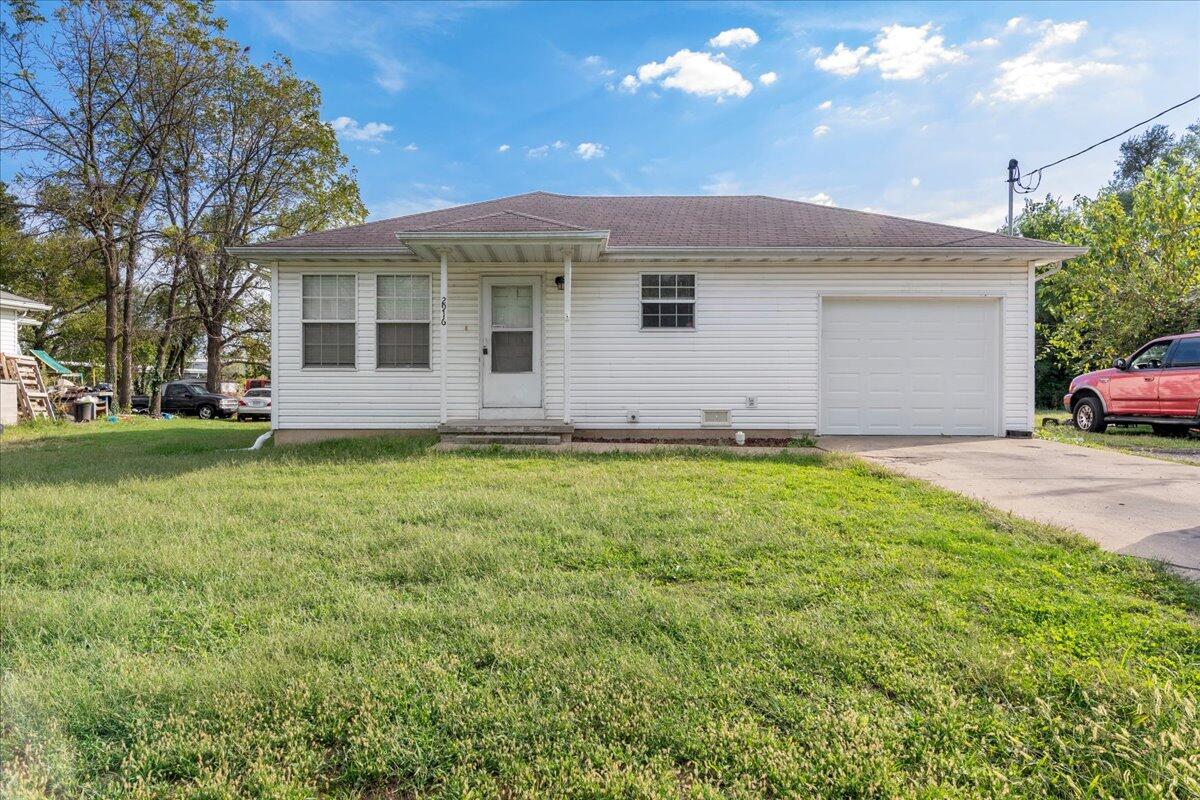 2916 West Chestnut Street Springfield, MO 65803 - Photo 1 of 1 01-01