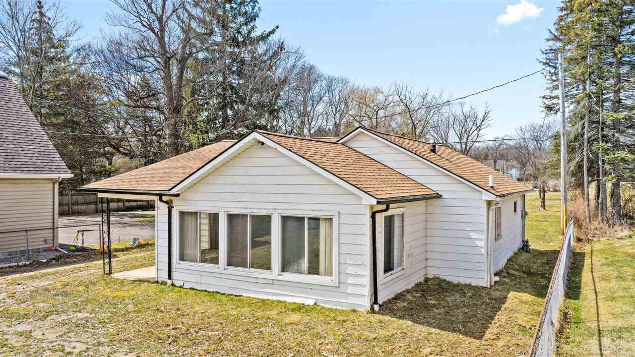 9317 North River Road Algonac, MI 48001 - Photo 9 of 30 50070285-9.JPG