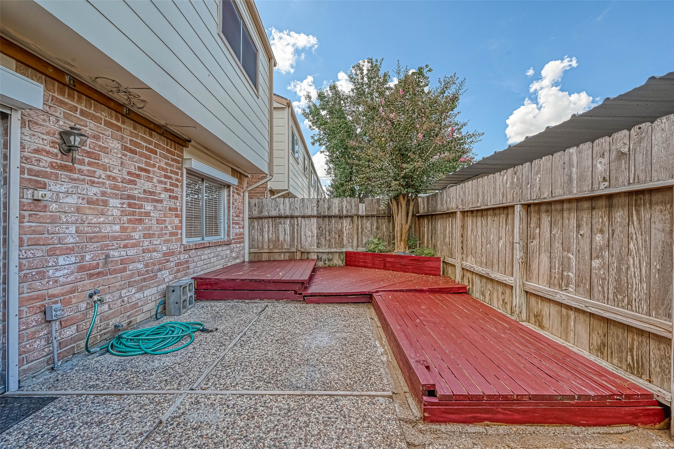 14179 Misty Meadow Lane Houston, TX 77079 - Photo 38 of 41 a outdoor view with sitting space