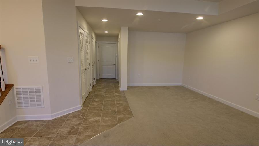 7652 Telamon Way Hanover, MD 21076 - Photo 4 of 34 a view of hallway