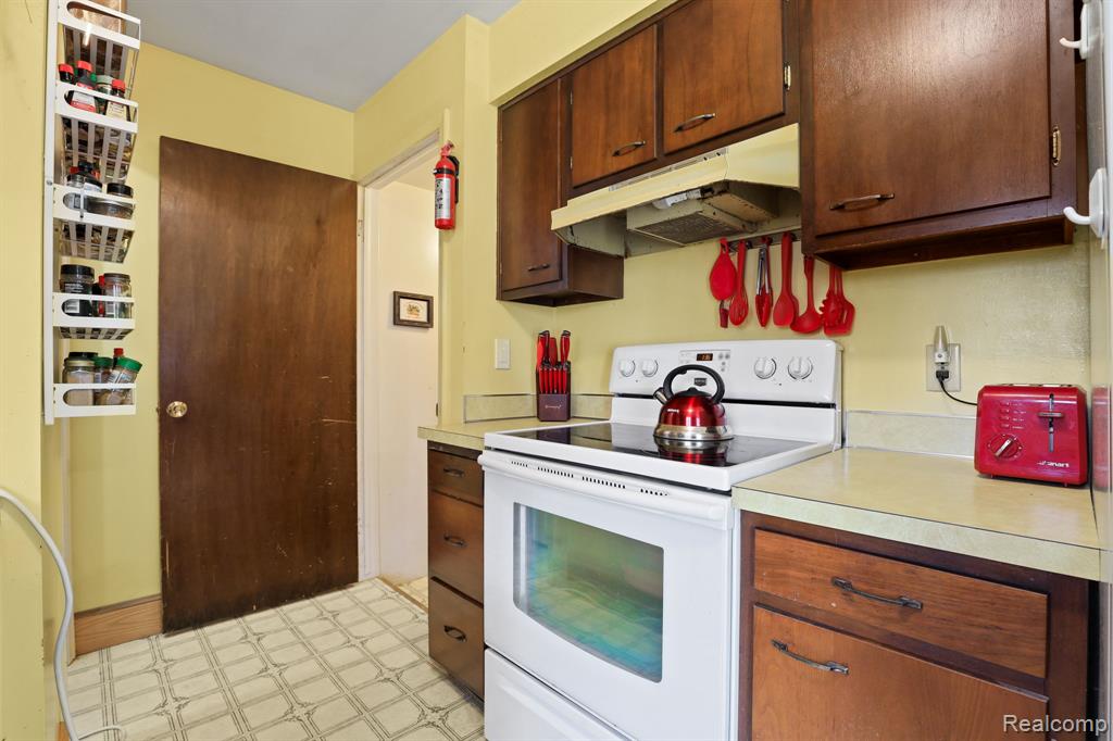 11106 Main Road Fenton, MI 48430 - Photo 19 of 34 Gallery Image 19