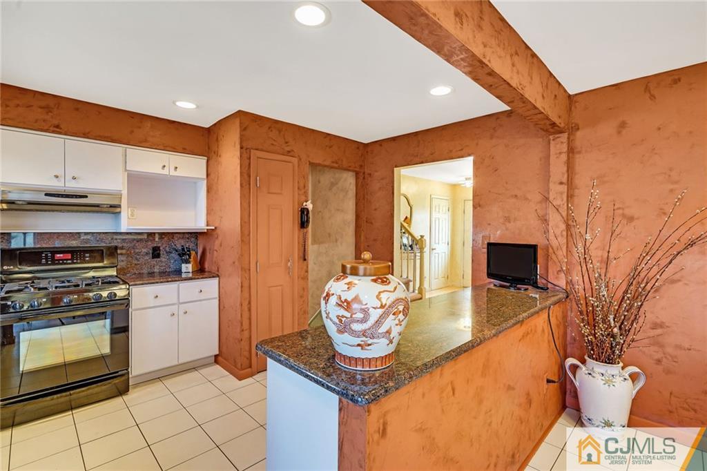 10 Winton Road East Brunswick, NJ 08816 - Photo 9 of 25 Gallery Image 9
