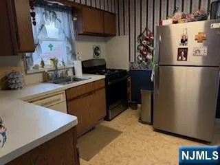 $499,000 | 300 John Ochs Drive, Saddle Brook, NJ 07663