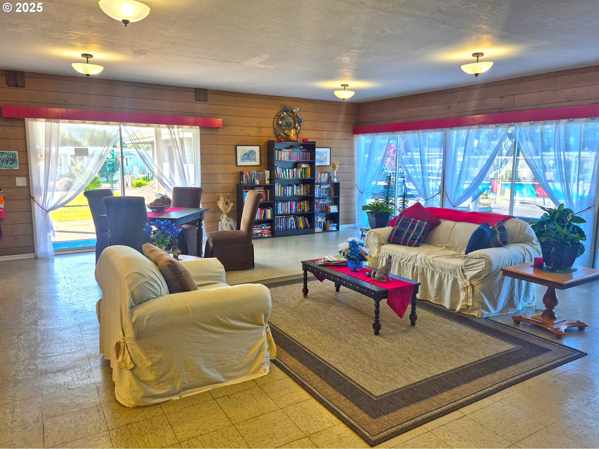 205 South 54th Street, Unit 109 Springfield, OR 97478 - Photo 30 of 34 Community Pool