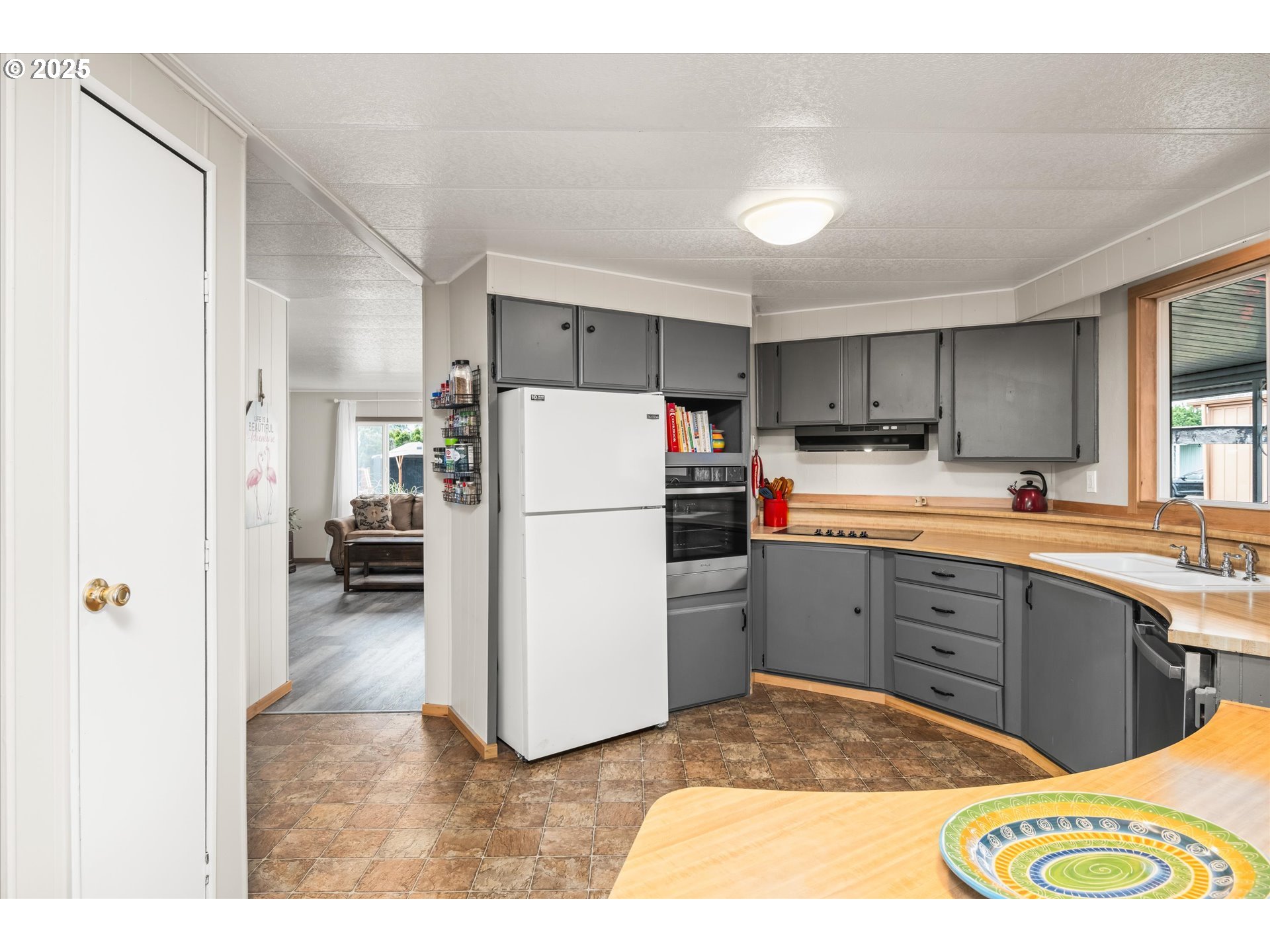 205 South 54th Street, Unit 109 Springfield, OR 97478 - Photo 10 of 34 Gallery Image 10