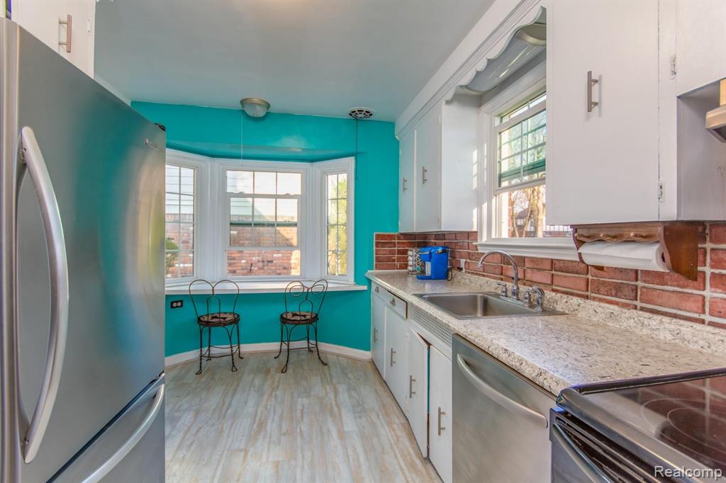 1197 Hawthorne Road Grosse Pointe Woods, MI 48236 - Photo 5 of 21