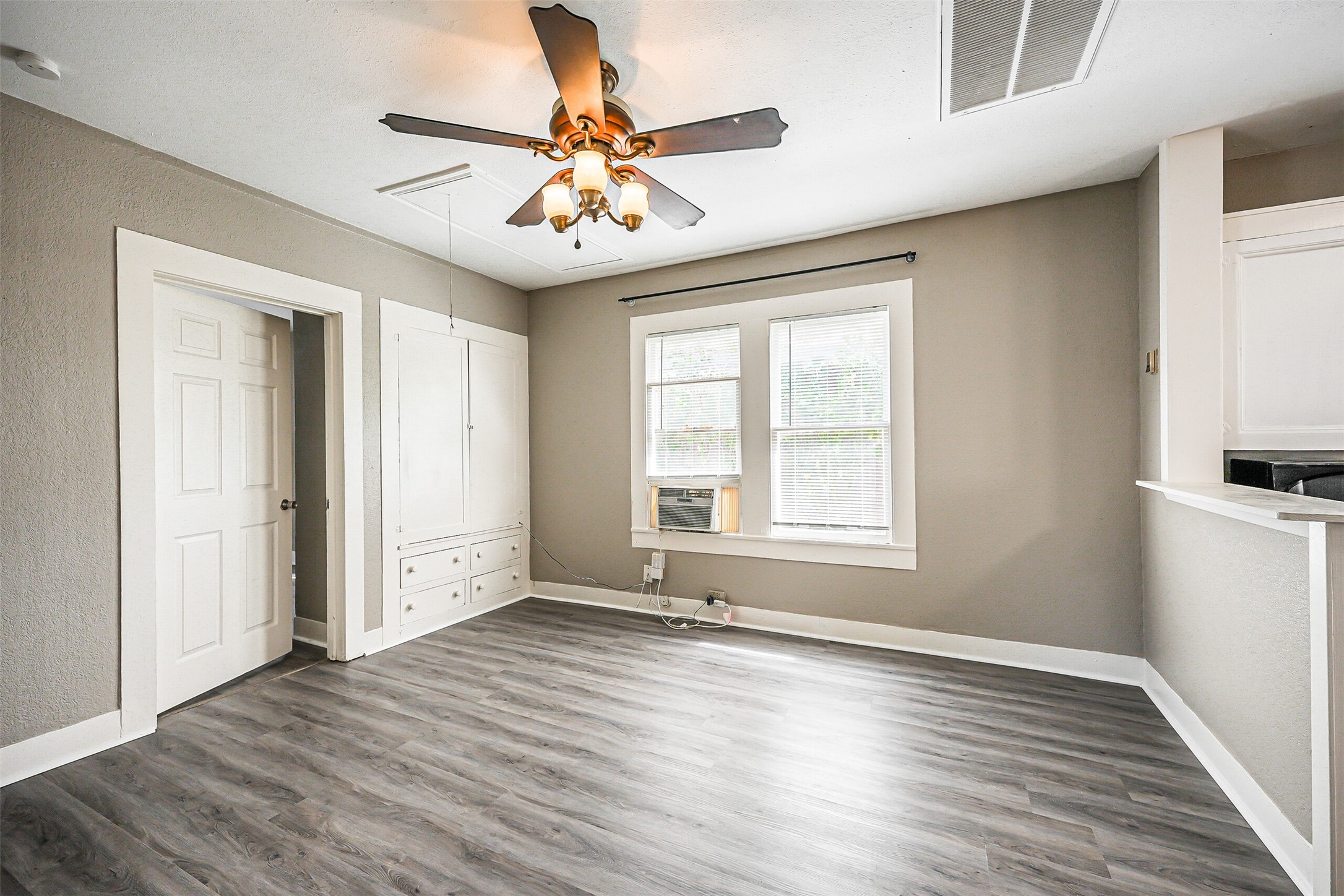 216 Redan Street, Unit 5 Houston, TX 77009 - Photo 8 of 26
