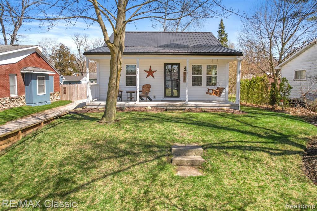 1510 Nightingale Road Wixom, MI 48393 - Photo 2 of 35