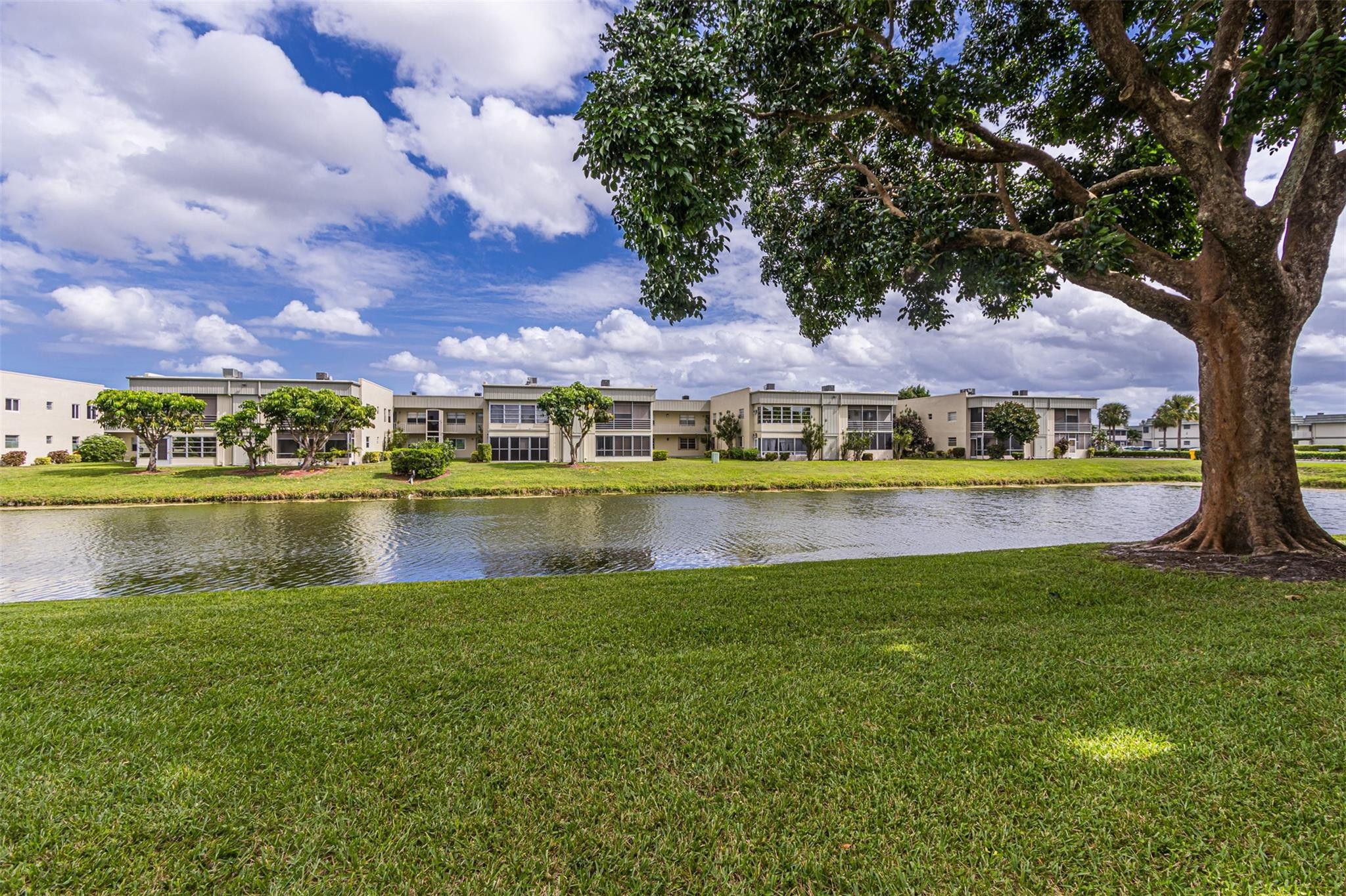 346 Monaco Way, Unit 346 Delray Beach, FL 33446 - Photo 25 of 33 Photo 25