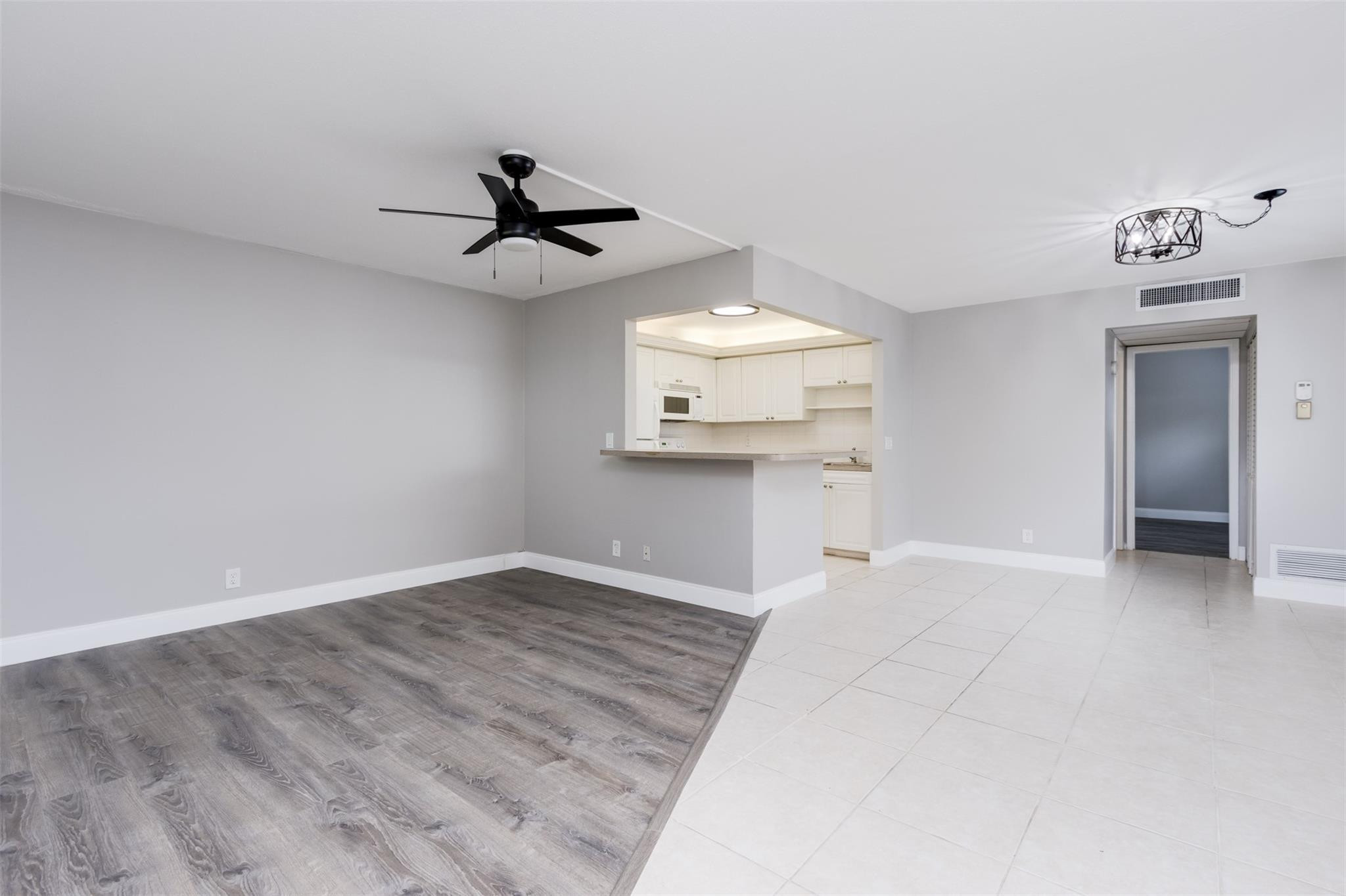 346 Monaco Way, Unit 346 Delray Beach, FL 33446 - Photo 4 of 33 Photo 4