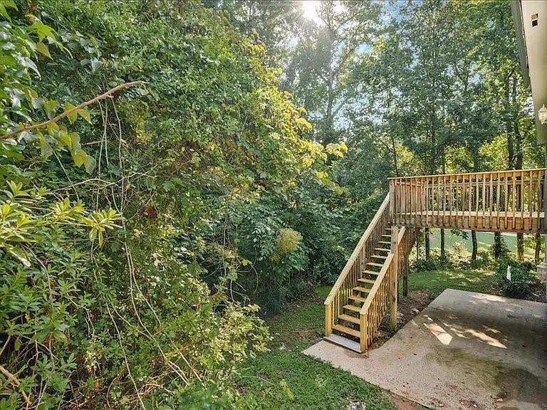 4382 Oakleaf Cove Decatur, GA 30034 - Photo 25 of 27 a view of a yard with a street