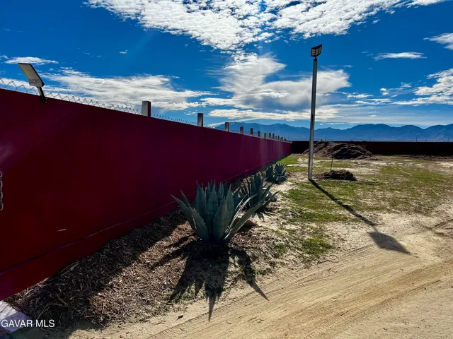 $250,000 | 171 Ste Vic Ave Q2, Palmdale, CA 93591