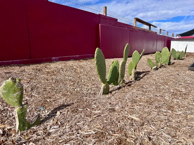 $250,000 | 171 Ste Vic Ave Q2, Palmdale, CA 93591