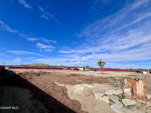 $250,000 | 171 Ste Vic Ave Q2, Palmdale, CA 93591