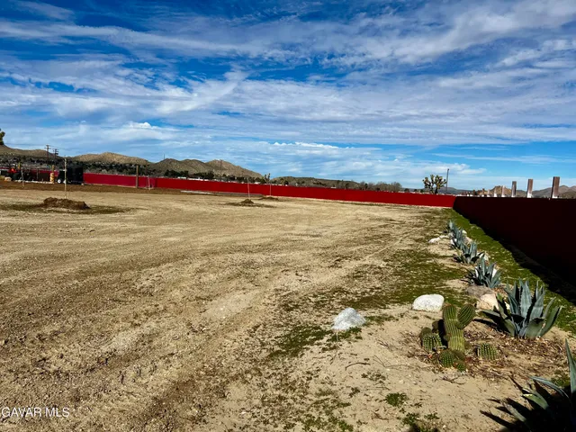 $250,000 | 171 Ste Vic Ave Q2, Palmdale, CA 93591