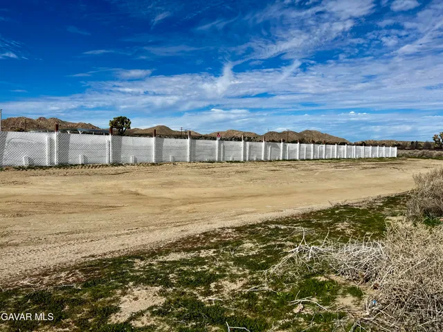 $250,000 | 171 Ste Vic Ave Q2, Palmdale, CA 93591