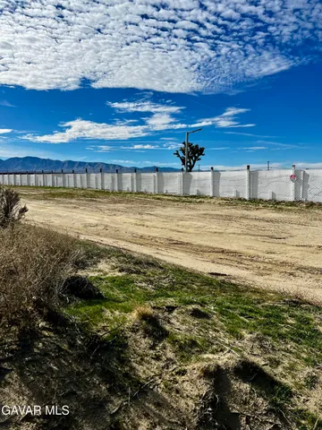 $250,000 | 171 Ste Vic Ave Q2, Palmdale, CA 93591