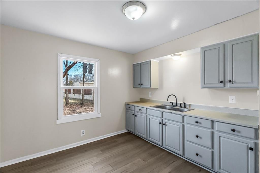 1309 South Main Street Independence, MO 64055 - Photo 3 of 26