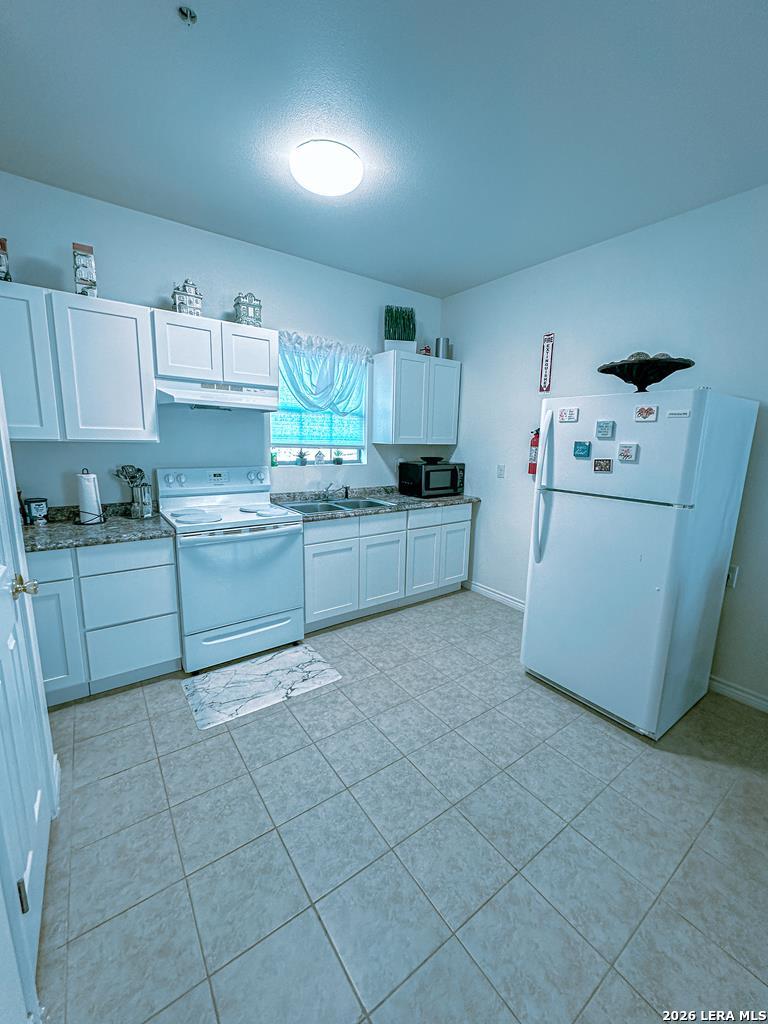391 Riverside Drive, Unit 17 Eagle Pass, TX 78852 - Photo 5 of 13