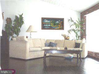 3802 Oakhill Road Philadelphia, PA 19154 - Photo 3 of 6 Gallery Image 3