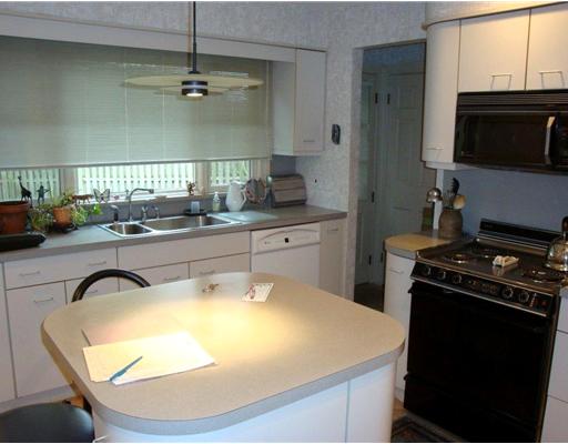 40 Brookway Road Providence, RI 02906 - Photo 6 of 10 Kitchen.