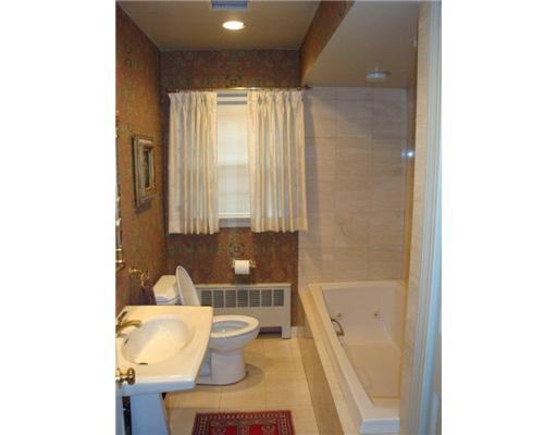 40 Brookway Road Providence, RI 02906 - Photo 7 of 10 Bathroom.