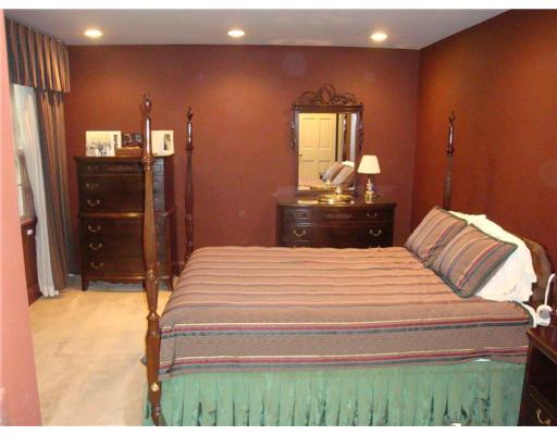 40 Brookway Road Providence, RI 02906 - Photo 8 of 10 Bedroom.