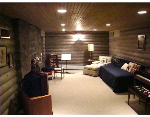 40 Brookway Road Providence, RI 02906 - Photo 9 of 10 Den/Family/Great Room.