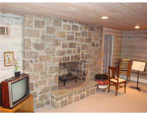 40 Brookway Road Providence, RI 02906 - Photo 10 of 10 Den/Family/Great Room.