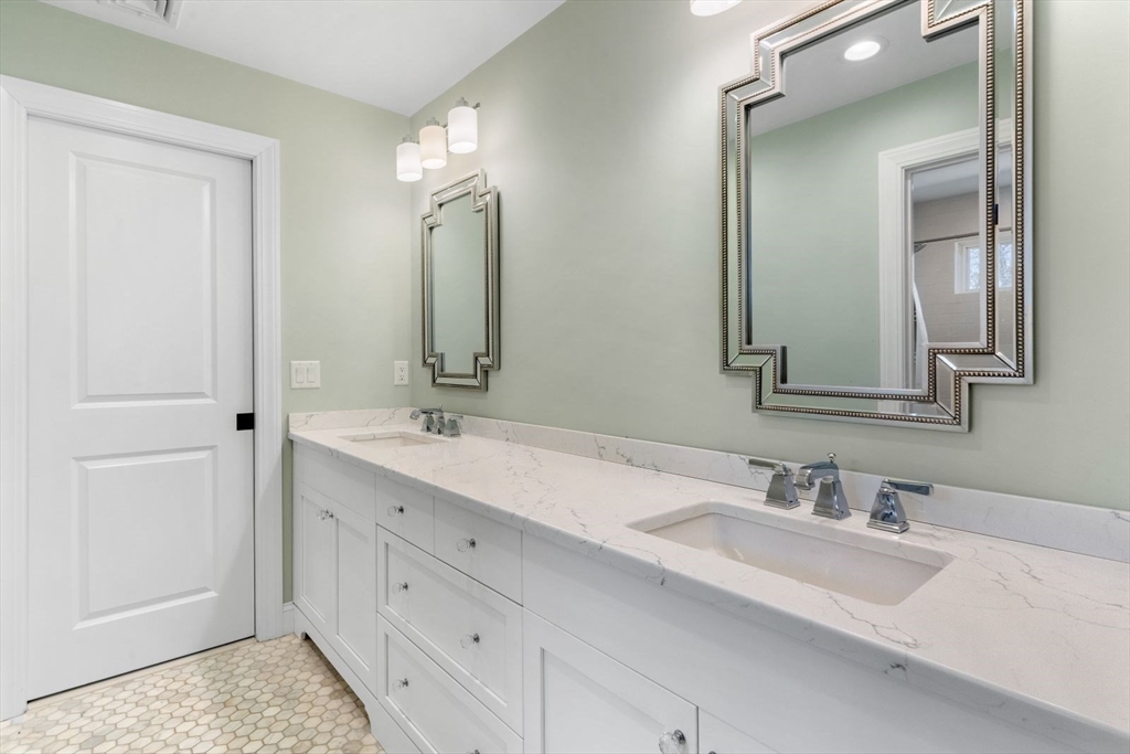 21 Cliff Road Hingham, MA 02043 - Photo 31 of 36 Gallery Image 31