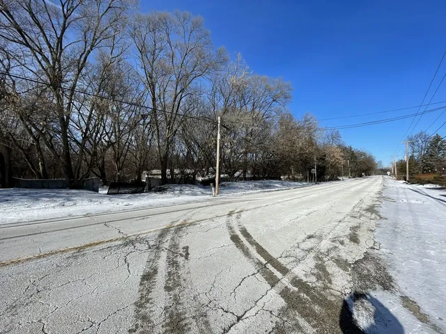 $200,000 | 468 East River Road, Des Plaines, IL 60016