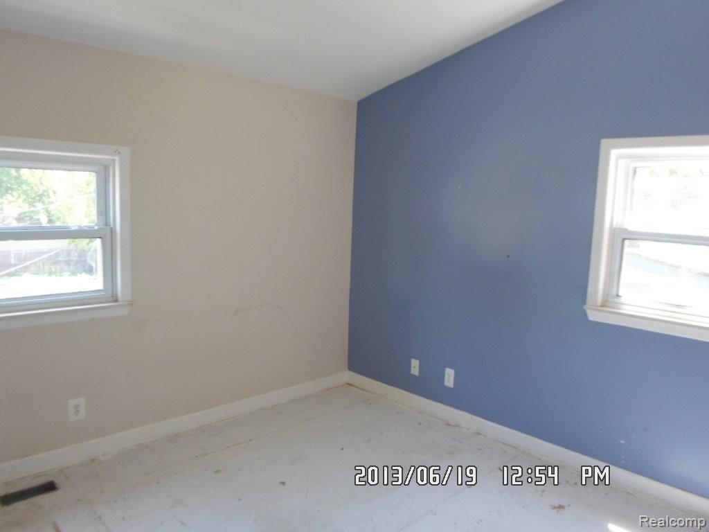 7012 Toepfer Road Warren, MI 48091 - Photo 17 of 24 SAM_1648.JPG