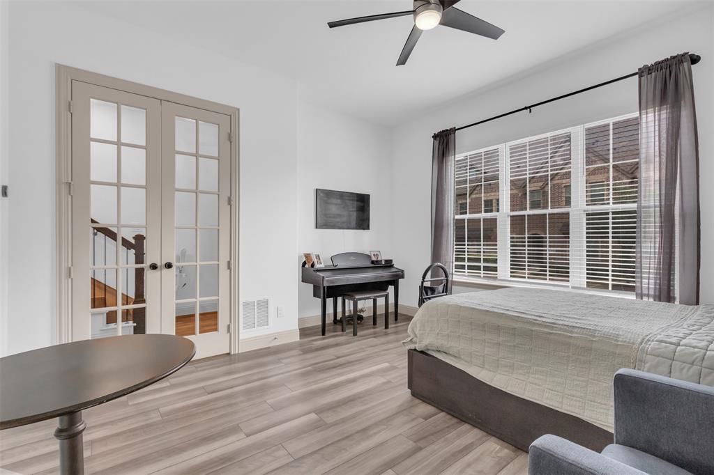 4153 Shavano Drive Frisco, TX 75034 - Photo 7 of 35 a living room with furniture and a window