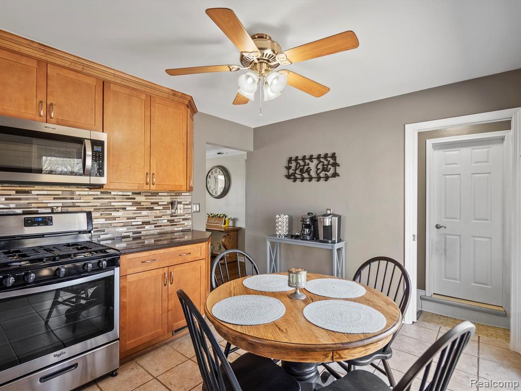 13467 Perry Circle Warren, MI 48088 - Photo 14 of 28 Gallery Image 14