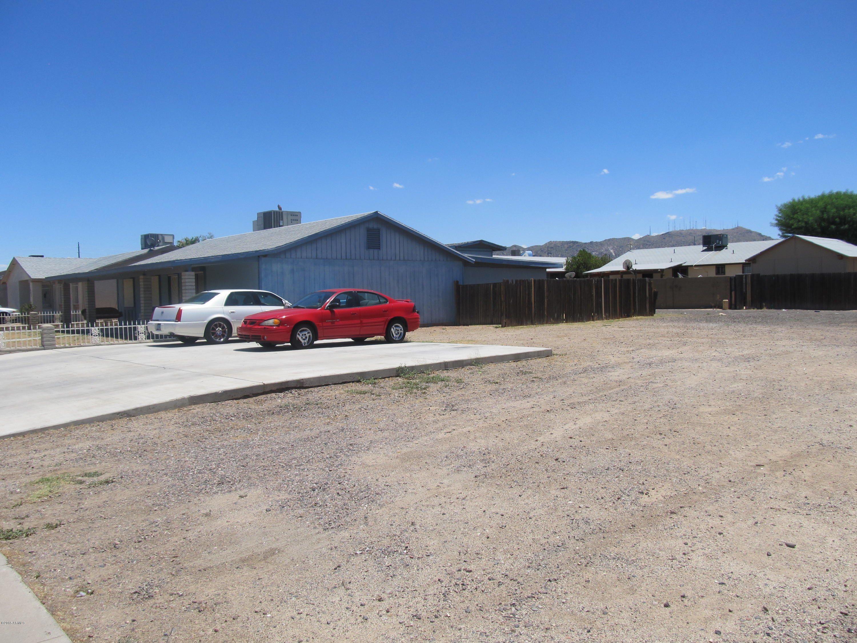 1601 West Carson Road Phoenix, AZ 85041 - Photo 4 of 20 Sideview2