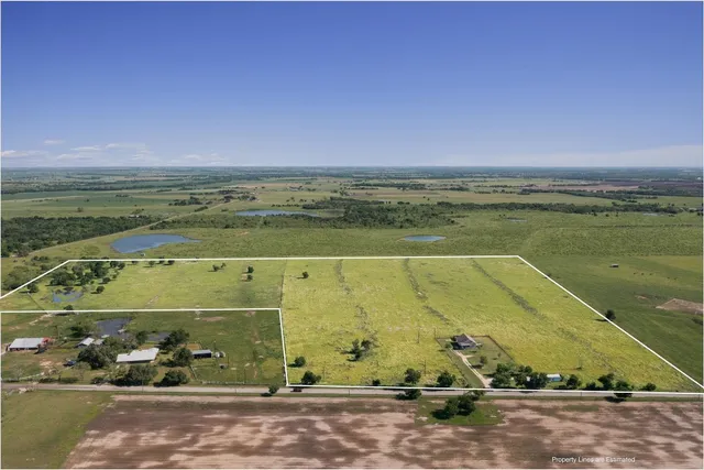 $882,000 | 459 County Road 450, Thorndale, TX 76577