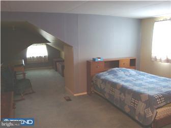 9202 Exeter Road Philadelphia, PA 19114 - Photo 11 of 12 Guest Room
