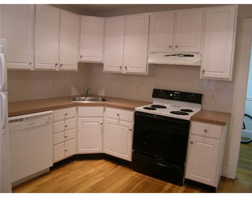21 Hoover Road Middletown, RI 02842 - Photo 16 of 20 Kitchen. Guest House - Kitchen