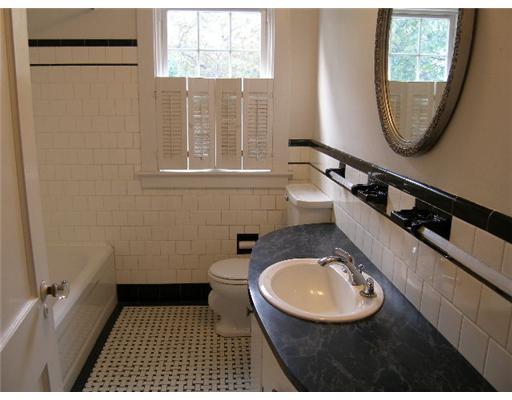 21 Hoover Road Middletown, RI 02842 - Photo 18 of 20 Bathroom. Guest House - Bahtroom