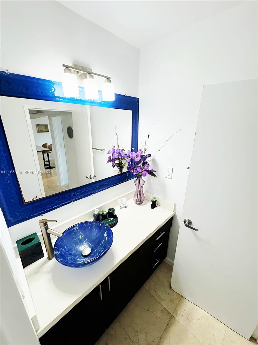100 Lincoln Road, Unit 1243 Miami Beach, FL 33139 - Photo 10 of 32