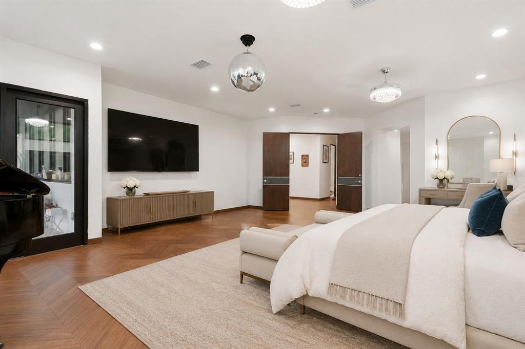 3330 Ehrlich Road Tampa, FL 33618 - Photo 37 of 84