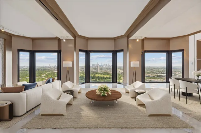 $1,050,000 | 2001 Holcombe Boulevard, Unit PH4, Houston, TX 77030