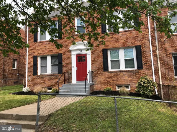 $1,400 | 312 34th Street Southeast, Unit 1, Washington, DC 20019