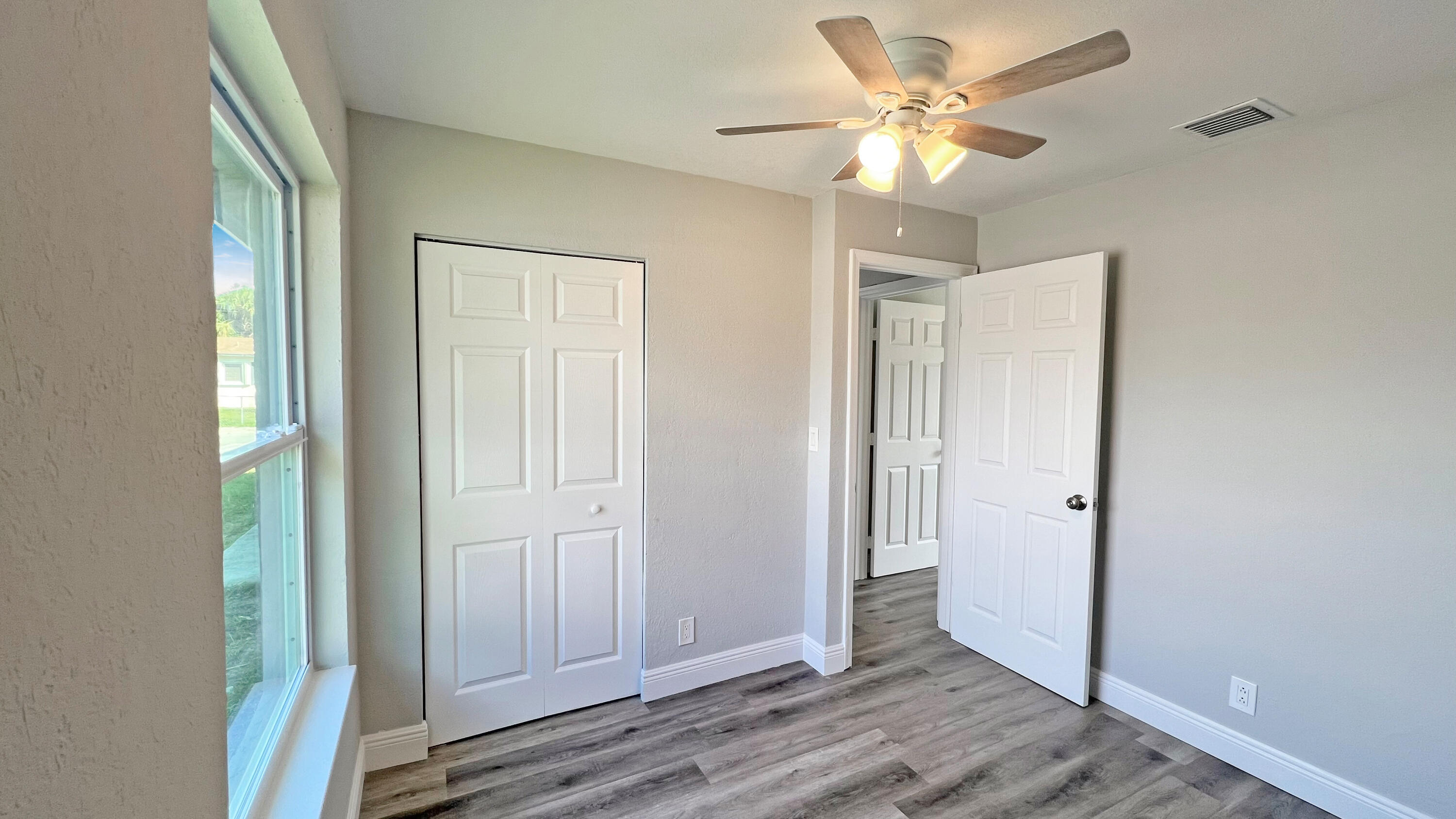 1237 West 24th Street Riviera Beach, FL 33404 - Photo 6 of 12 06