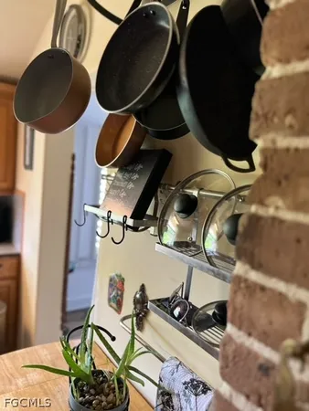 $2,600 | 2579 Second Street, Fort Myers, FL 33901